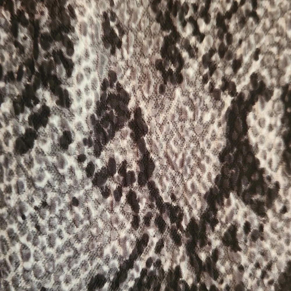 28. Ann Taylor,  Women's dress Petite,  Size  OP,  Snake skin design - Picture 2 of 11